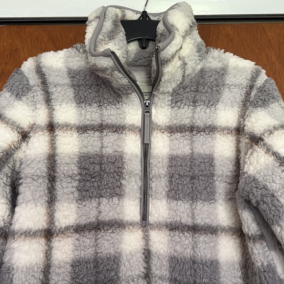 Sherpa Half-Zip Elevated Trim Sweatshirt - Picture 2 of 8